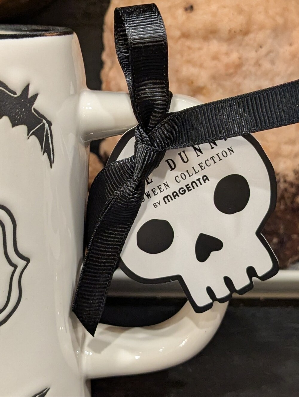 Rae Dunn "EEK!" Cream Halloween Mug With Black Bats NWT 16oz - Picture 4 of 7